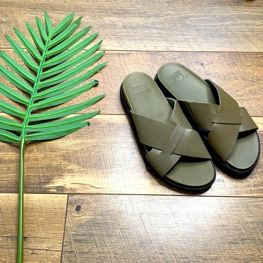 Sorel Leather Green Roaming Criss Cross Slide Sandals sz 7.5